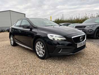 Used Volvo V40 2018 for sale - 72728410: Photo