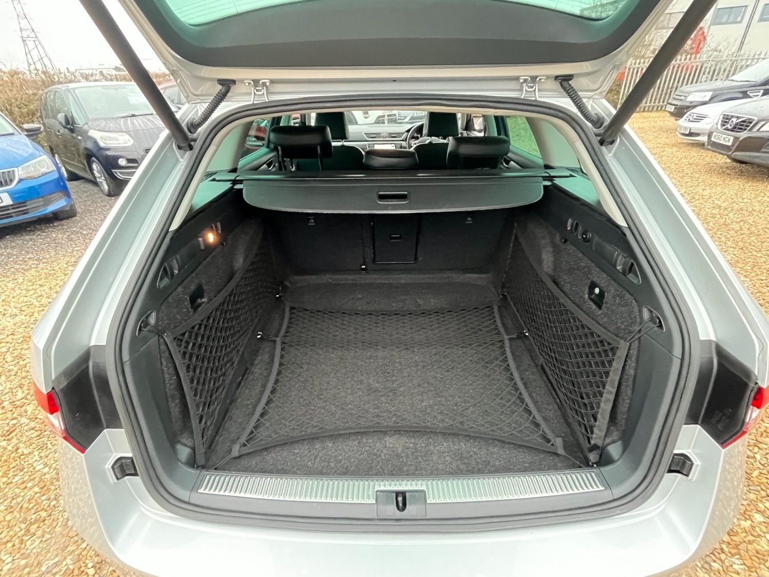 Used Skoda Superb 2017 for sale - 77183273: Photo 17