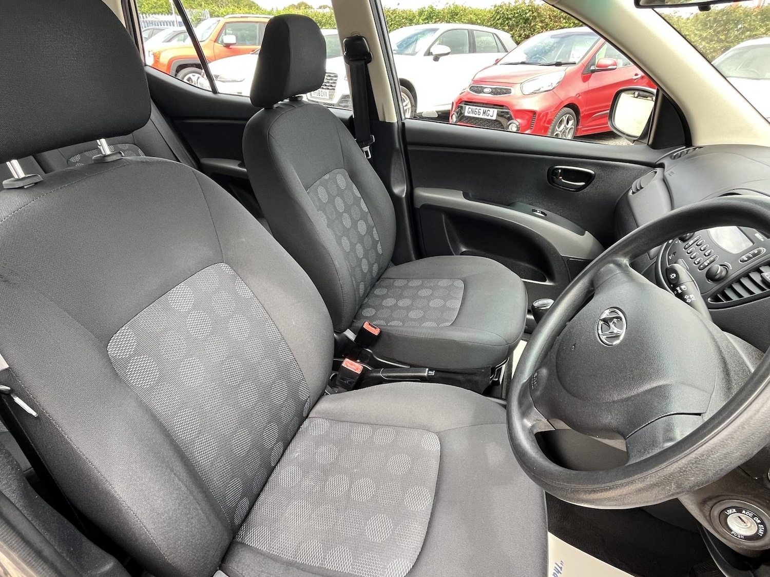 Used Hyundai i10 2010 for sale - 78079180: Photo 12