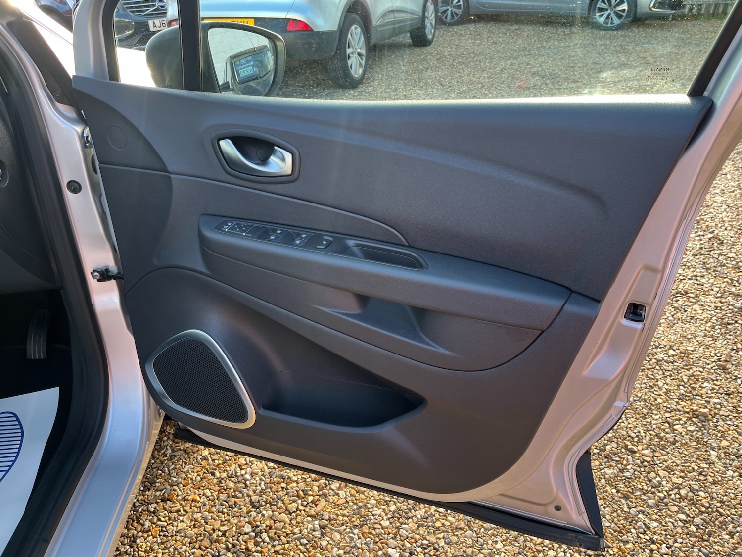 Used Renault Captur 2018 for sale - 76918711: Photo 12