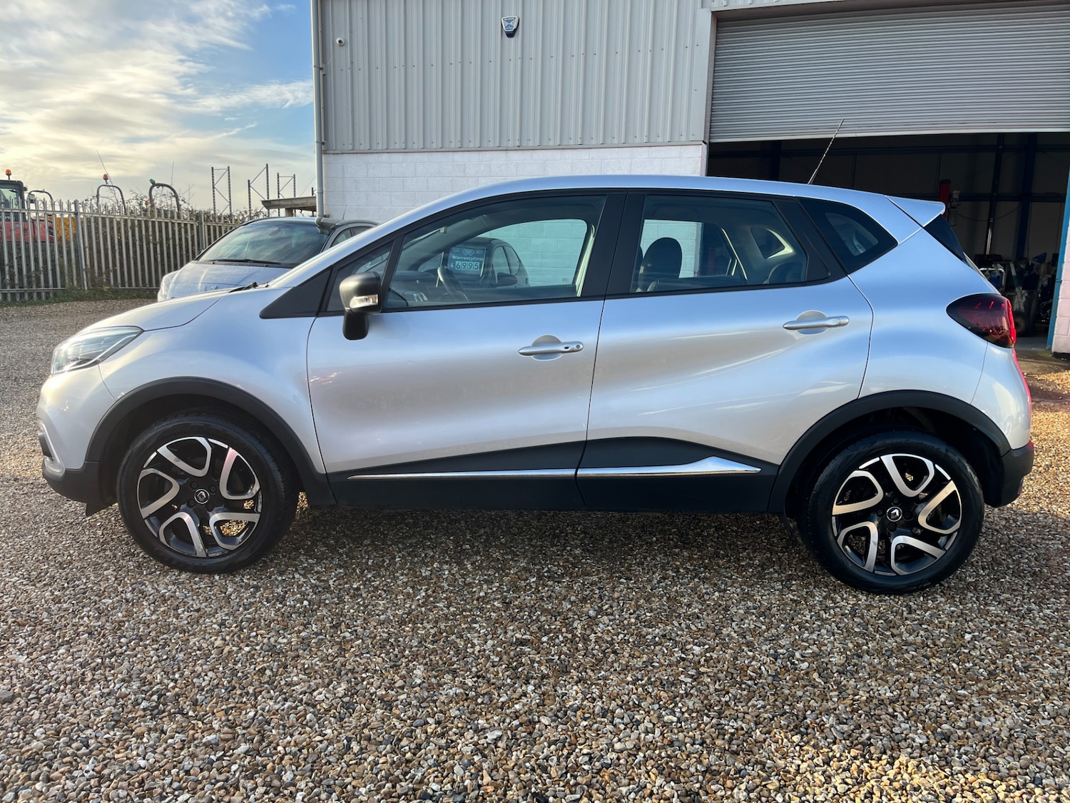 Used Renault Captur 2018 for sale - 76918711: Photo 9