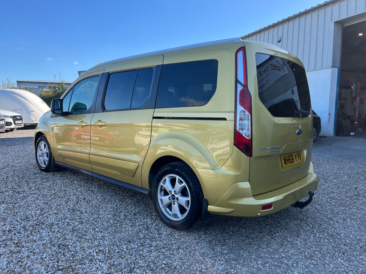 Used Ford Grand Tourneo Connect 2017 for sale - 75971166: Photo 7