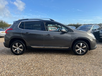 Used Peugeot 2008 2016 for sale - 76262621: Photo