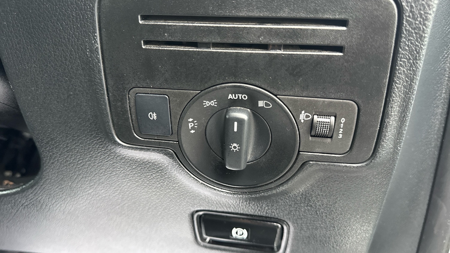 Used Mercedes-Benz Vito 2022 for sale - 77151373: Photo 30