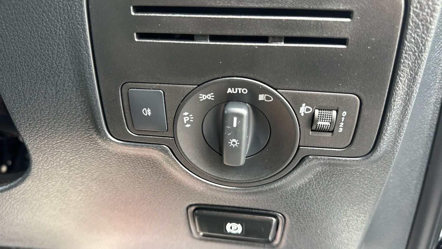 Used Mercedes-Benz Vito 2024 for sale - 77445712: Photo 31