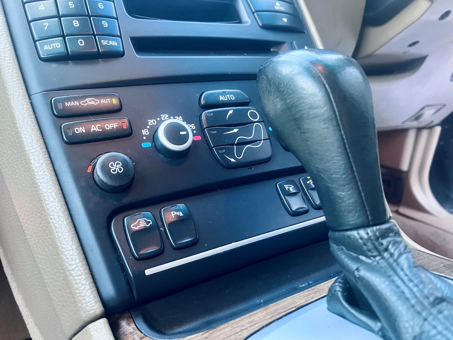 Used Volvo XC90 2011 for sale - 78043240: Photo 34