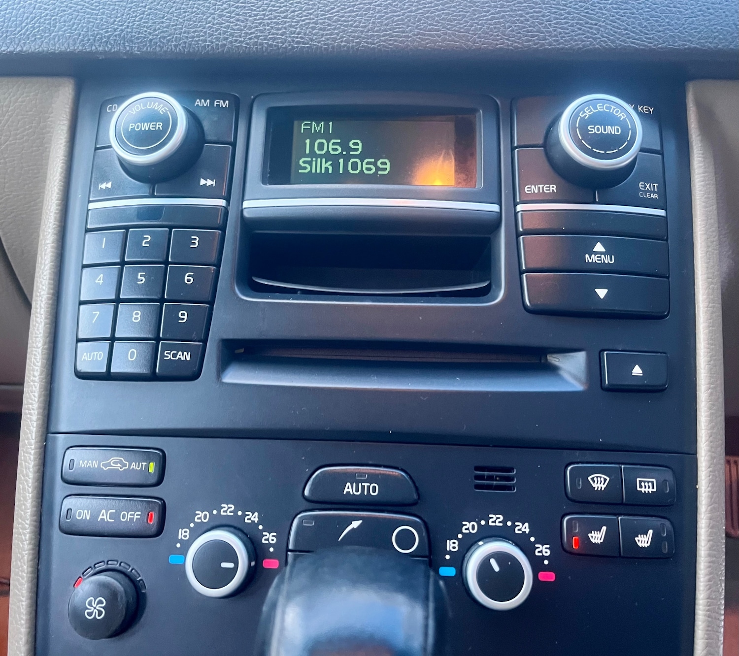 Used Volvo XC90 2011 for sale - 78043240: Photo 36