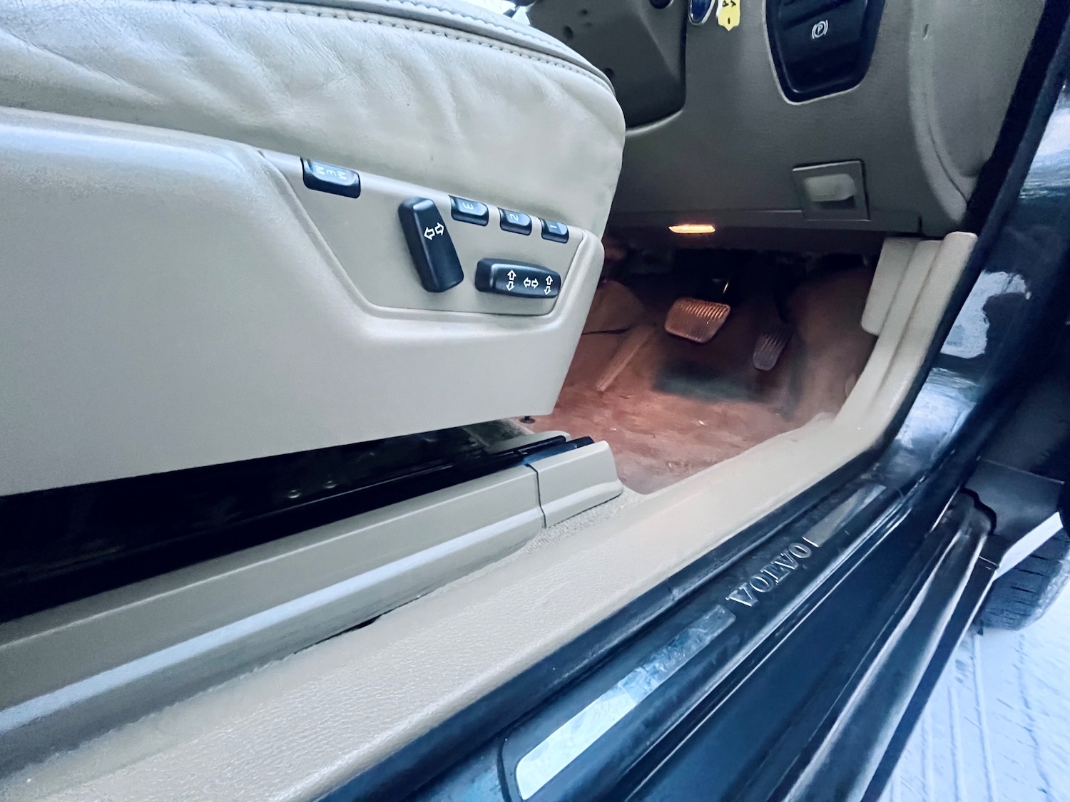 Used Volvo XC90 2011 for sale - 78043240: Photo 39