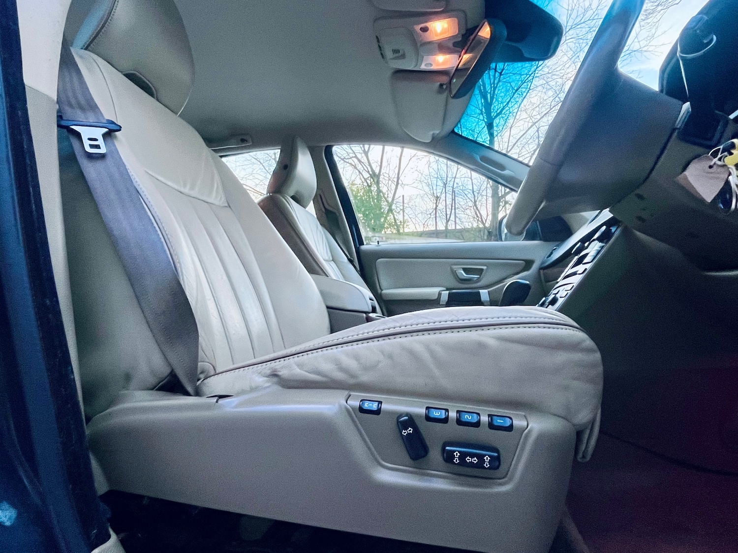 Used Volvo XC90 2011 for sale - 78043240: Photo 40