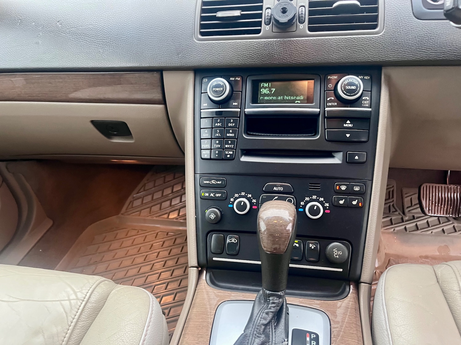 Used Volvo XC90 2010 for sale - 78043196: Photo 31