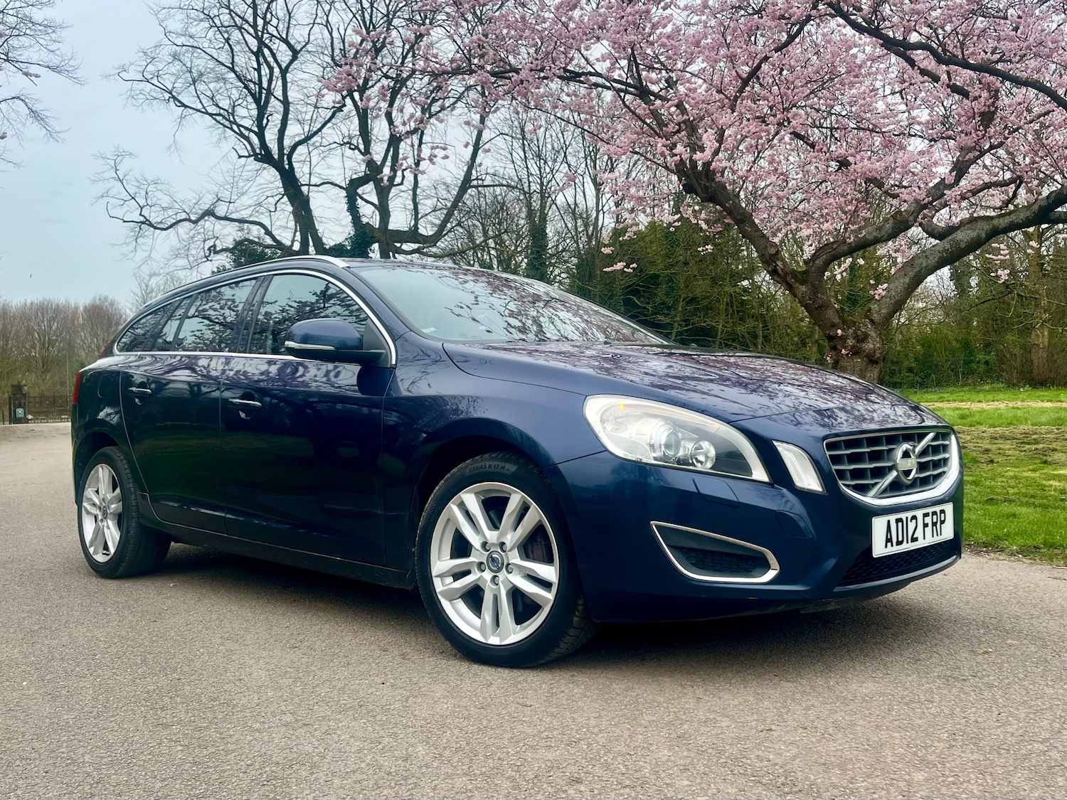 Used Volvo V60 2012 for sale - 78043246: Photo 2