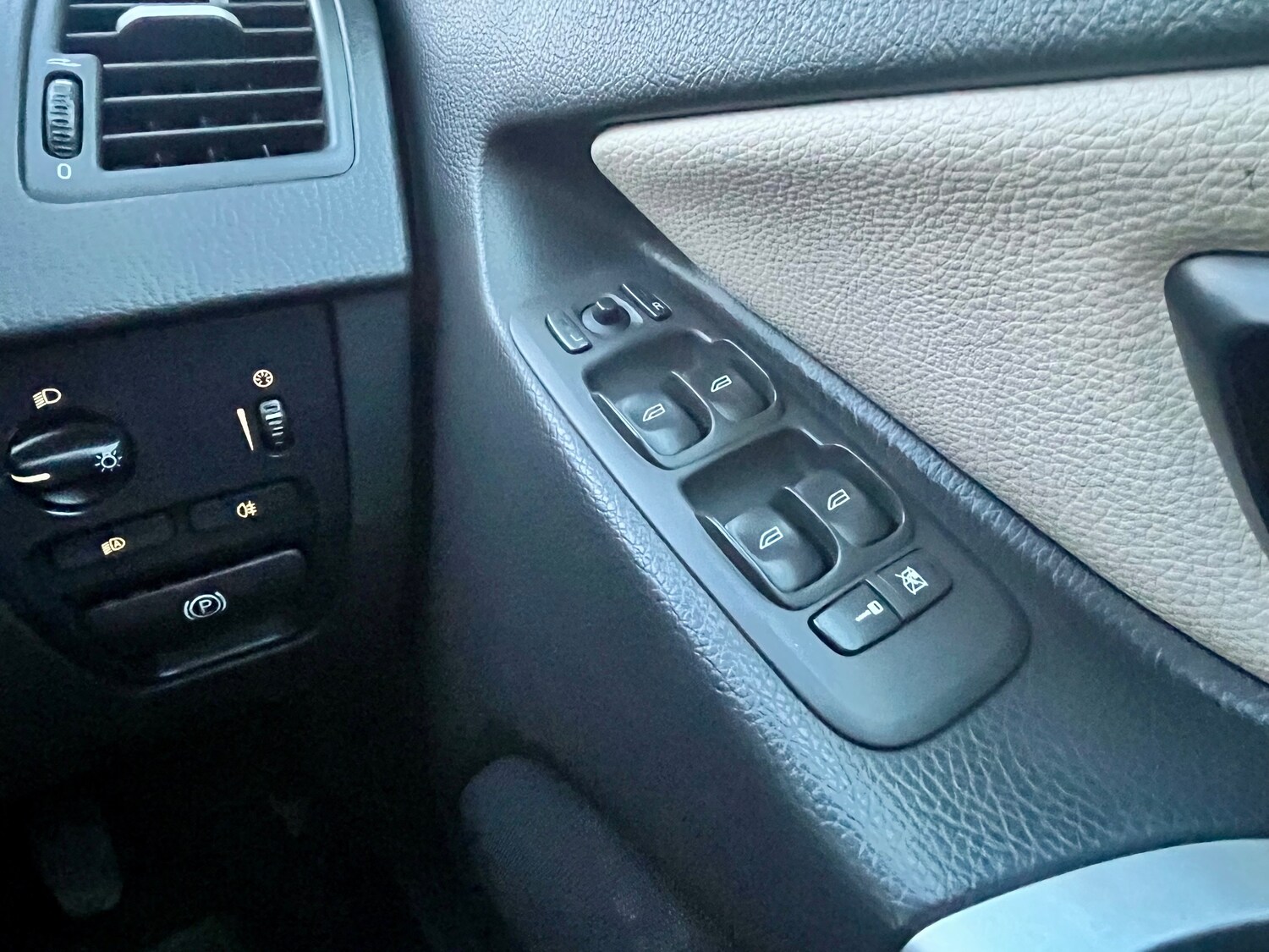 Used Volvo XC90 2013 for sale - 78043192: Photo 41