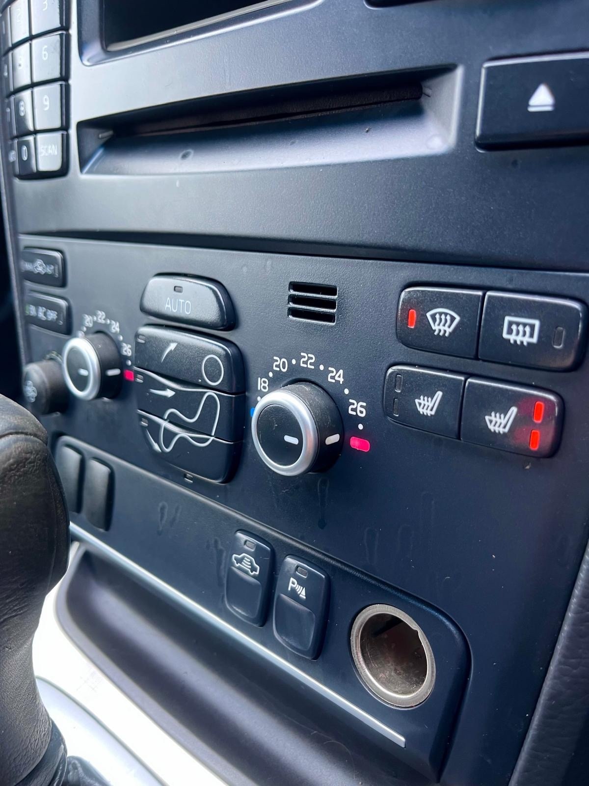 Used Volvo XC90 2006 for sale - 78043237: Photo 40