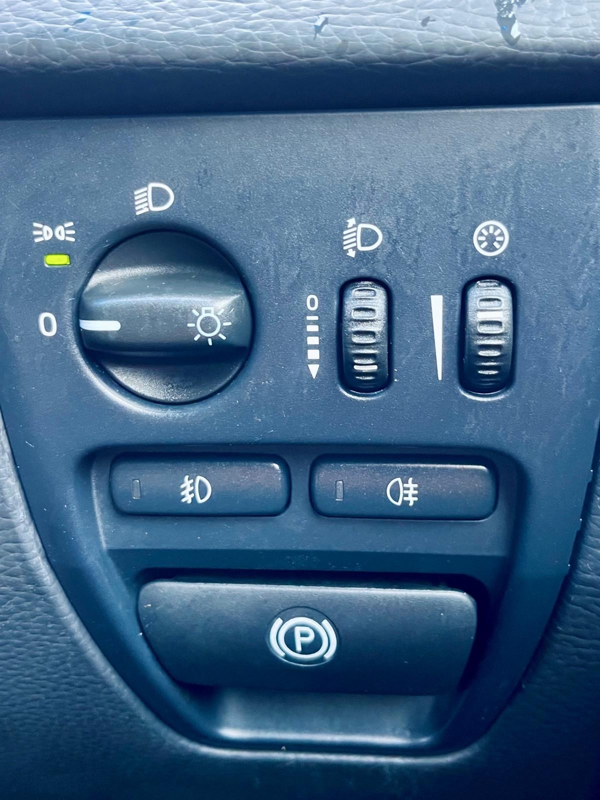 Used Volvo XC90 2006 for sale - 78043237: Photo 48