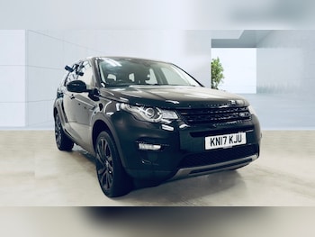 Used Land Rover Discovery Sport 2017 for sale - 79047576: Photo