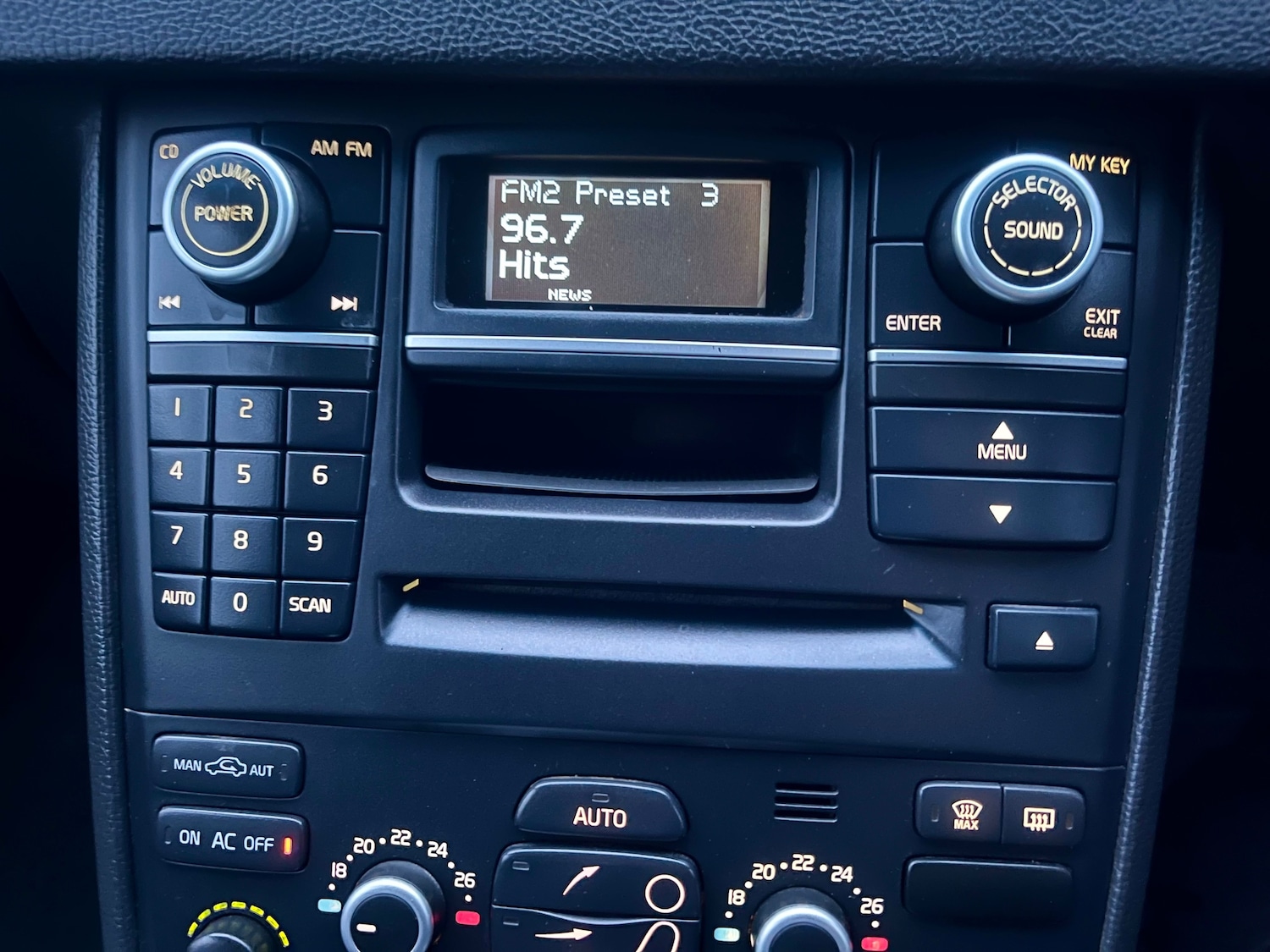 Used Volvo XC90 2014 for sale - 78043256: Photo 19