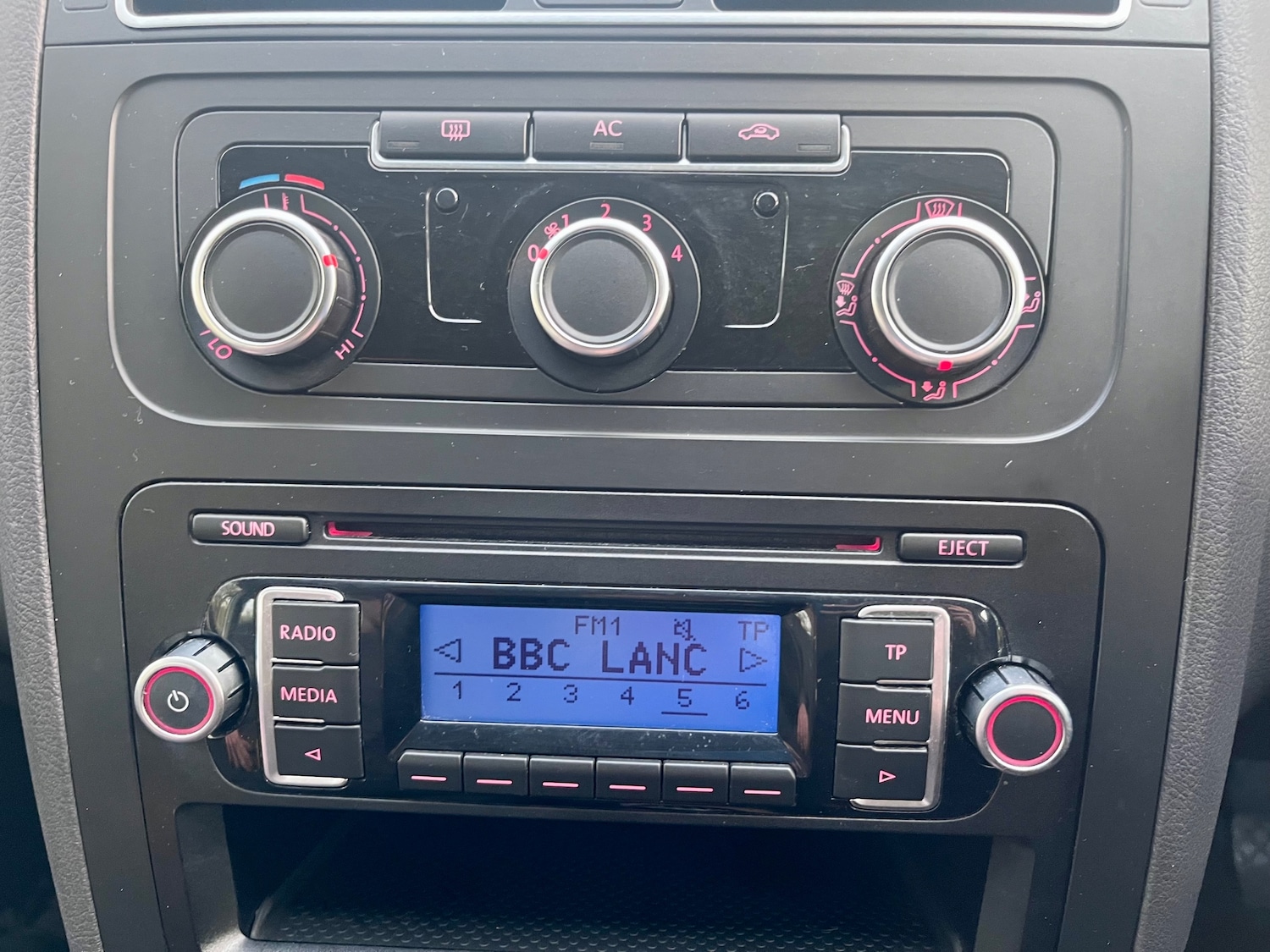 Used Volkswagen Touran 2011 for sale - 78043207: Photo 30