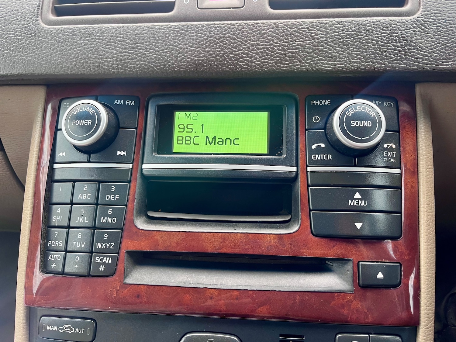 Used Volvo XC90 2011 for sale - 78043248: Photo 15