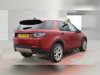 Used Land Rover Discovery Sport 2018 for sale - 79039973: Photo