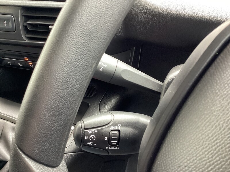 Used Peugeot Partner 2020 for sale - 75444938: Photo 27