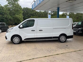 Used Nissan NV300 2017 for sale - 79418483: Photo