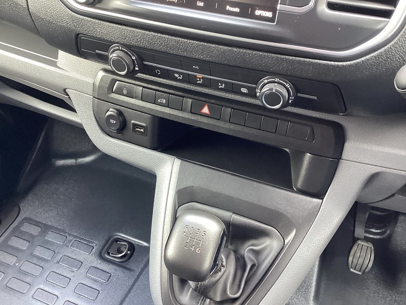 Used Vauxhall Vivaro 2023 for sale - 77543616: Photo 32