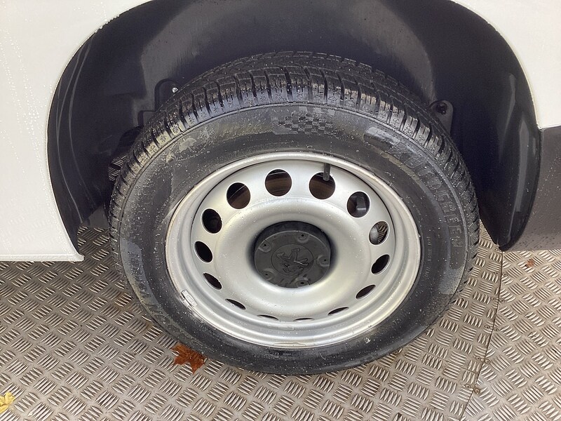 Used Peugeot Partner 2023 for sale - 76081391: Photo 42