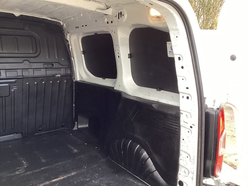 Used Peugeot Partner 2022 for sale - 76559490: Photo 37