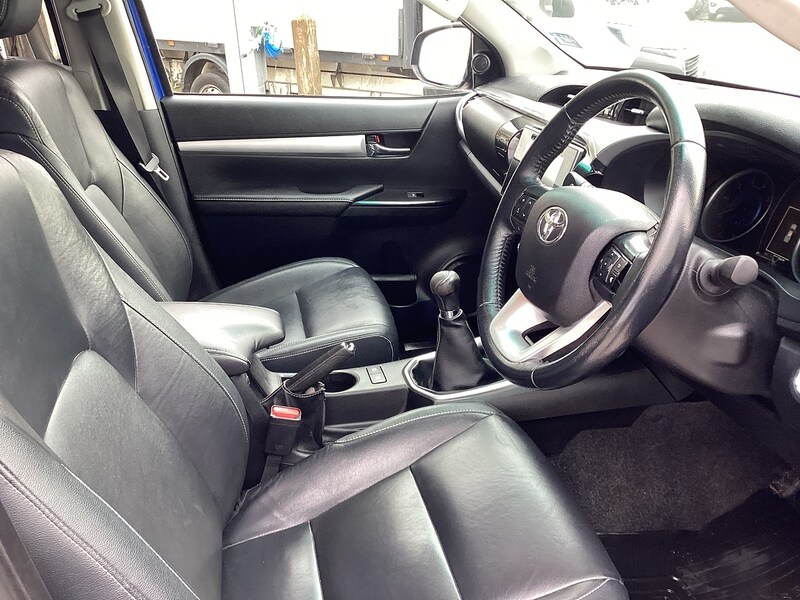 Used Toyota Hilux 2018 for sale - 77298313: Photo 25