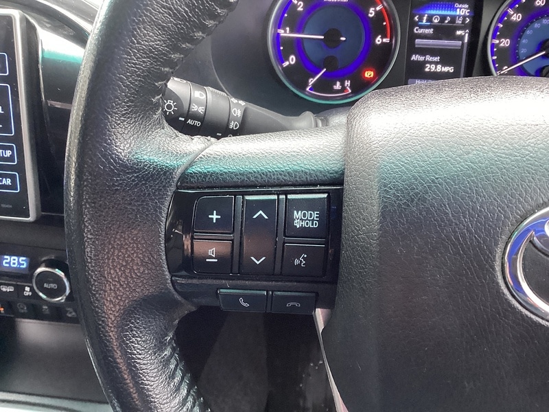 Used Toyota Hilux 2018 for sale - 77298313: Photo 31