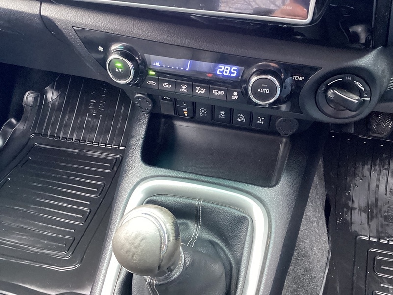 Used Toyota Hilux 2018 for sale - 77298313: Photo 36