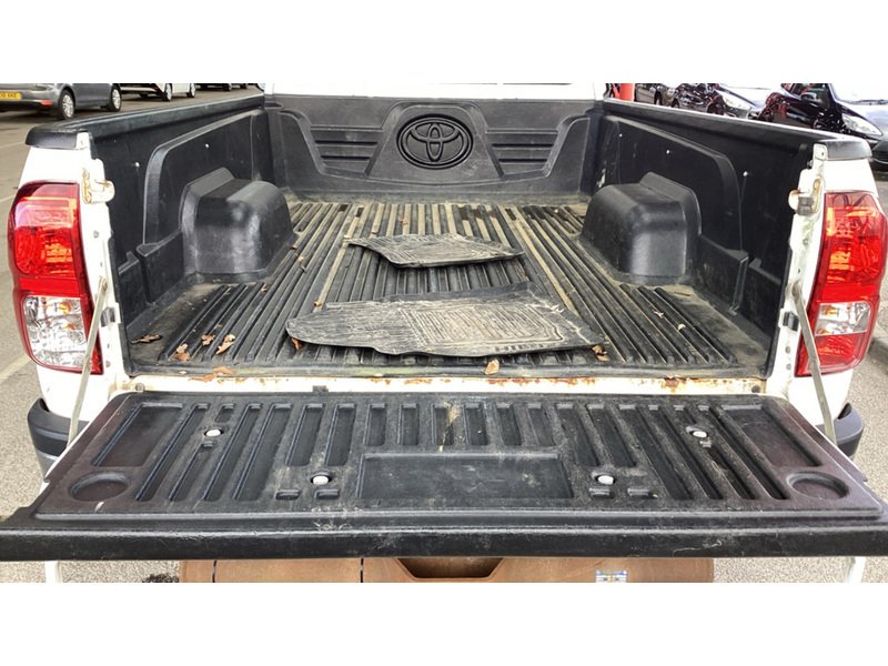 Used Toyota Hilux 2016 for sale - 76477951: Photo 14