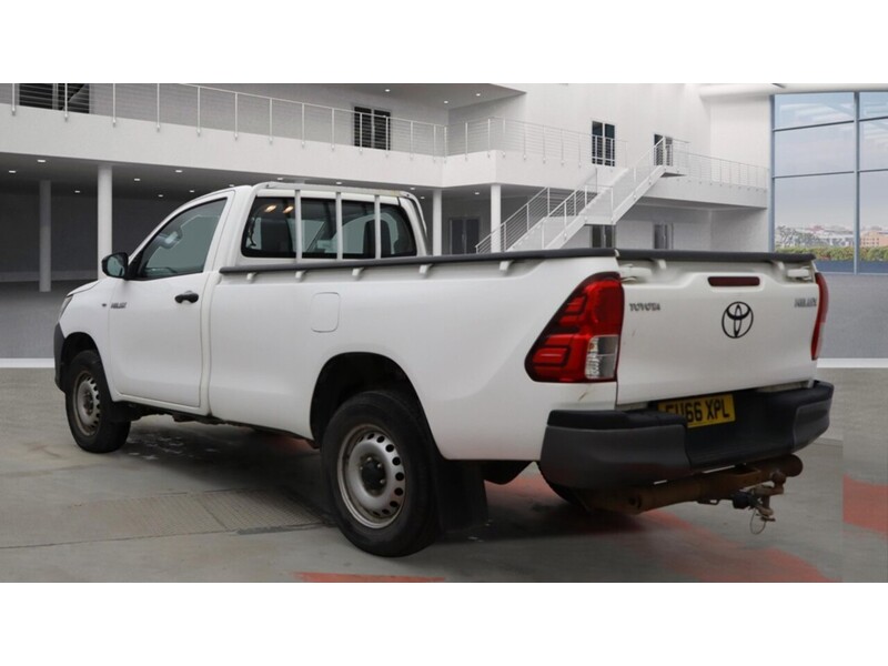 Used Toyota Hilux 2016 for sale - 76477951: Photo 5