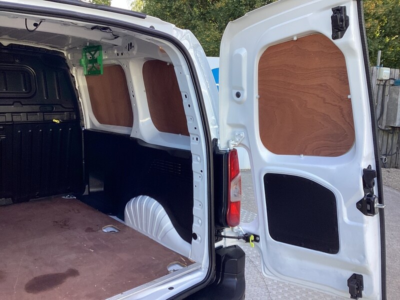 Used Peugeot Partner 2020 for sale - 75359950: Photo 36