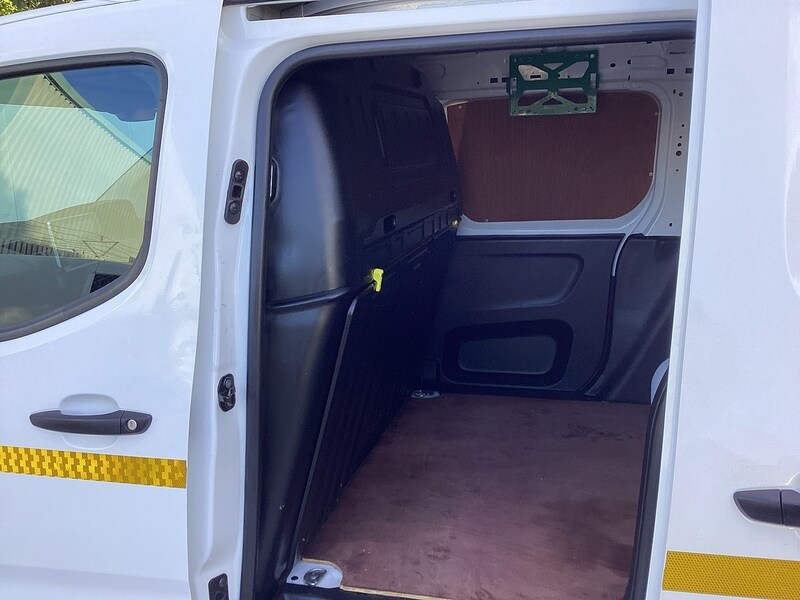 Used Peugeot Partner 2020 for sale - 75359950: Photo 38