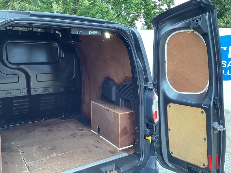 Used Ford Transit Courier 2016 for sale - 75208889: Photo 42