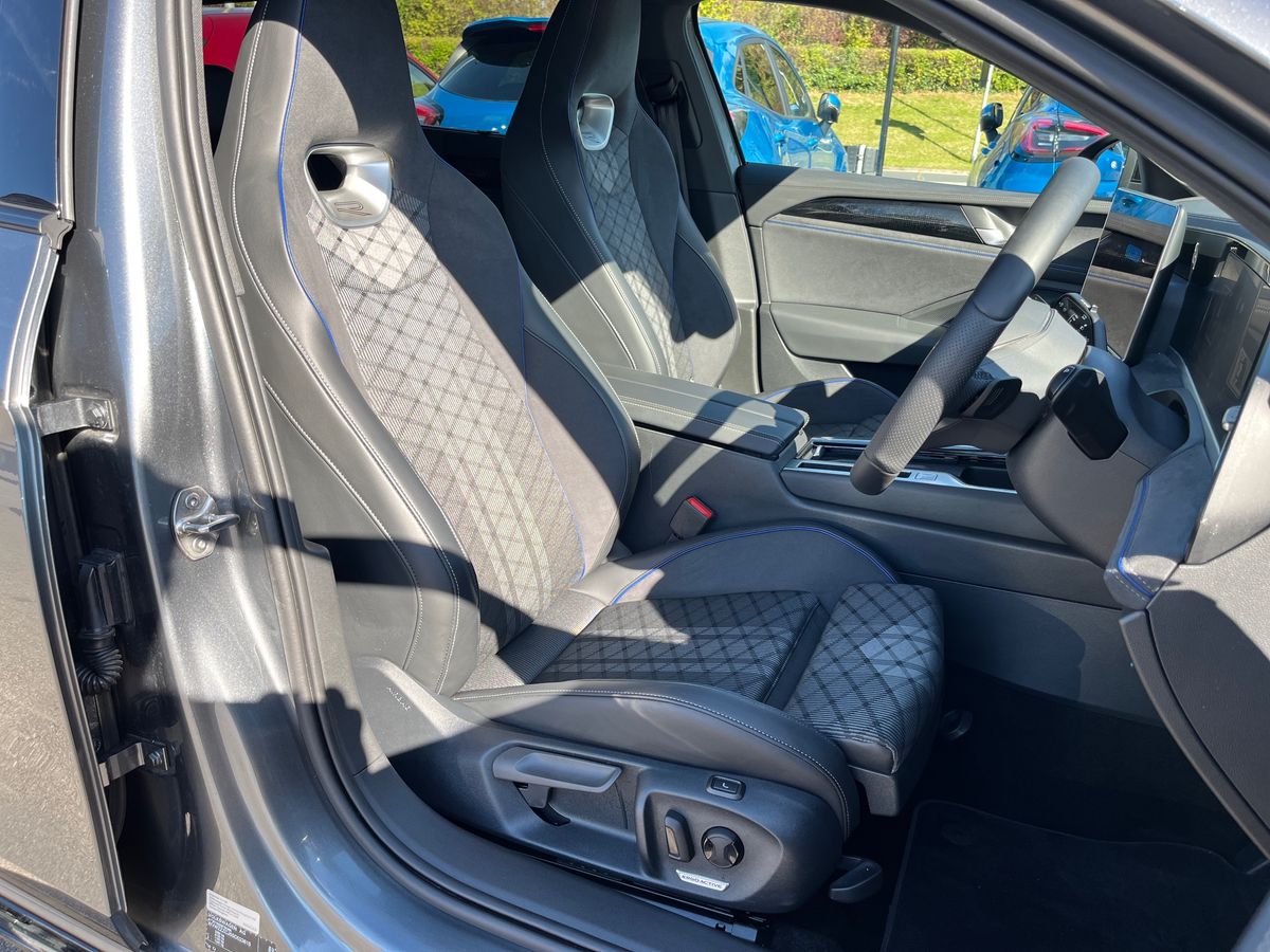 Used Volkswagen Passat 2025 for sale - 76040438: Photo 25