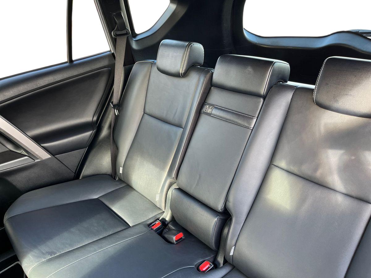 Used Toyota RAV4 2018 for sale - 76329068: Photo 10