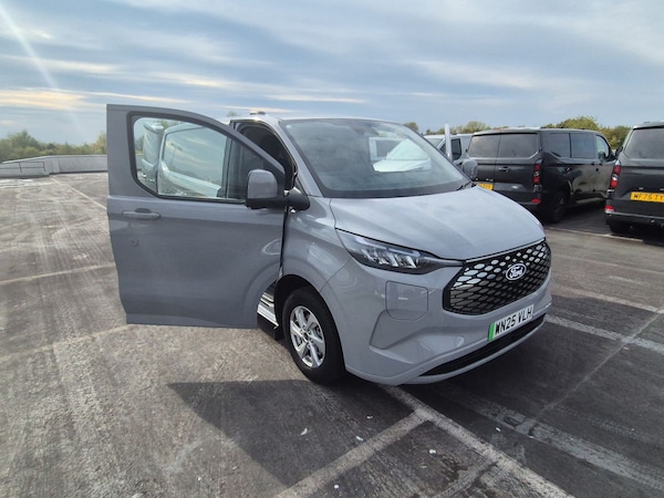 Used Ford E-Transit 2025 for sale - 76148744: Photo 31