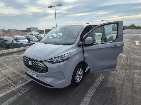 Used Ford E-Transit 2025 for sale - 76148744: Photo 33