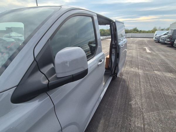 Used Ford E-Transit 2025 for sale - 76148744: Photo 40