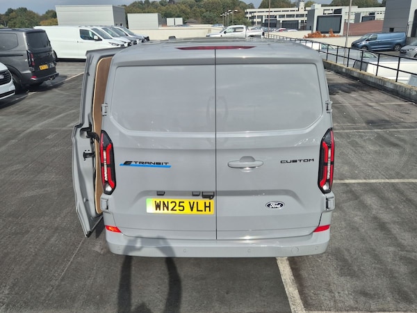 Used Ford E-Transit 2025 for sale - 76148744: Photo 41