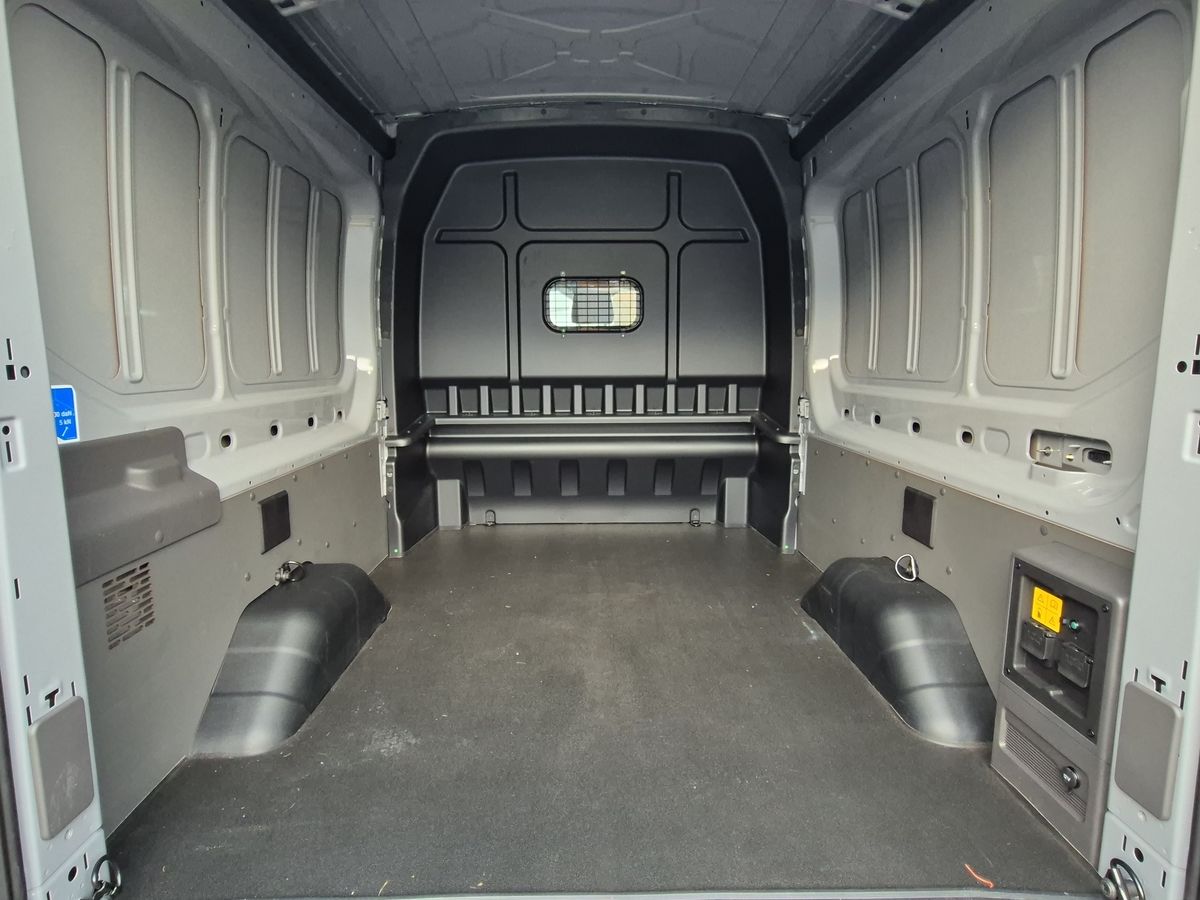 Used Ford E-Transit 2025 for sale - 76407281: Photo 11