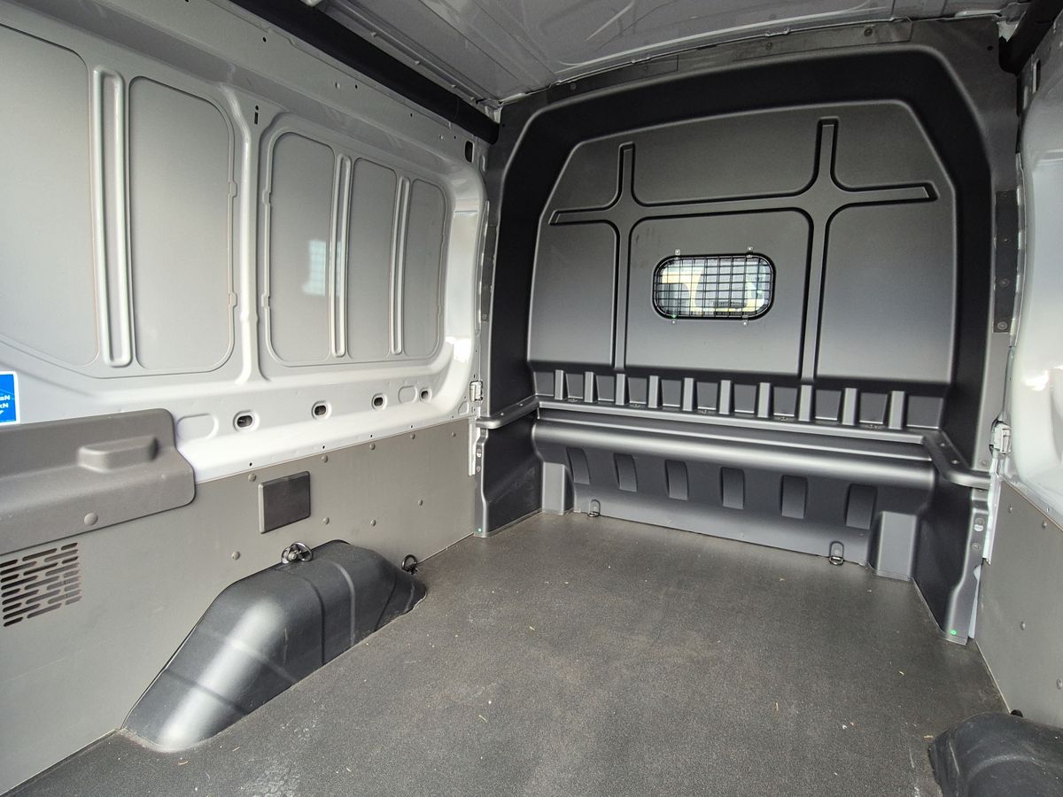 Used Ford E-Transit 2025 for sale - 76407281: Photo 29