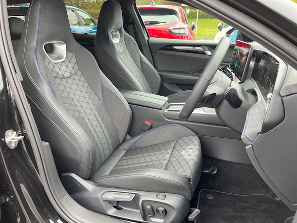 Used Volkswagen Passat 2025 for sale - 76186180: Photo 28