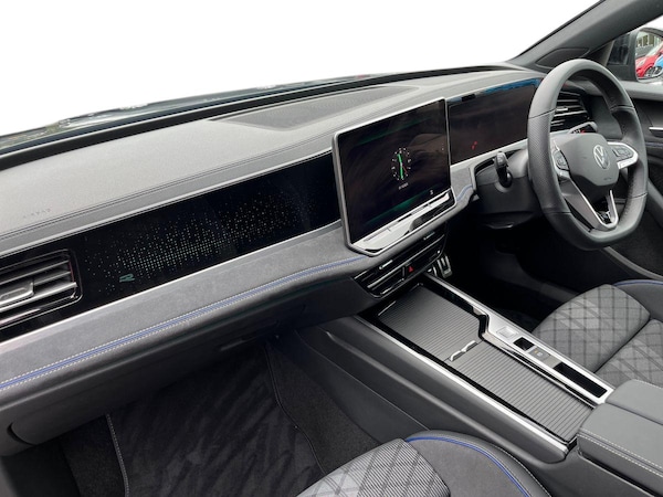 Used Volkswagen Passat 2025 for sale - 76186180: Photo 8