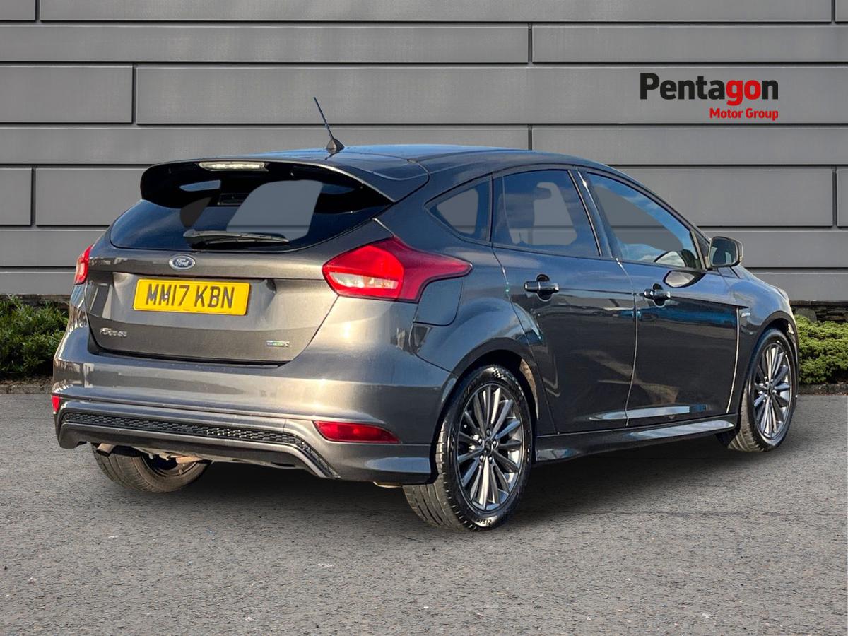 Used Ford Focus 2017 for sale - 76875943: Photo 4