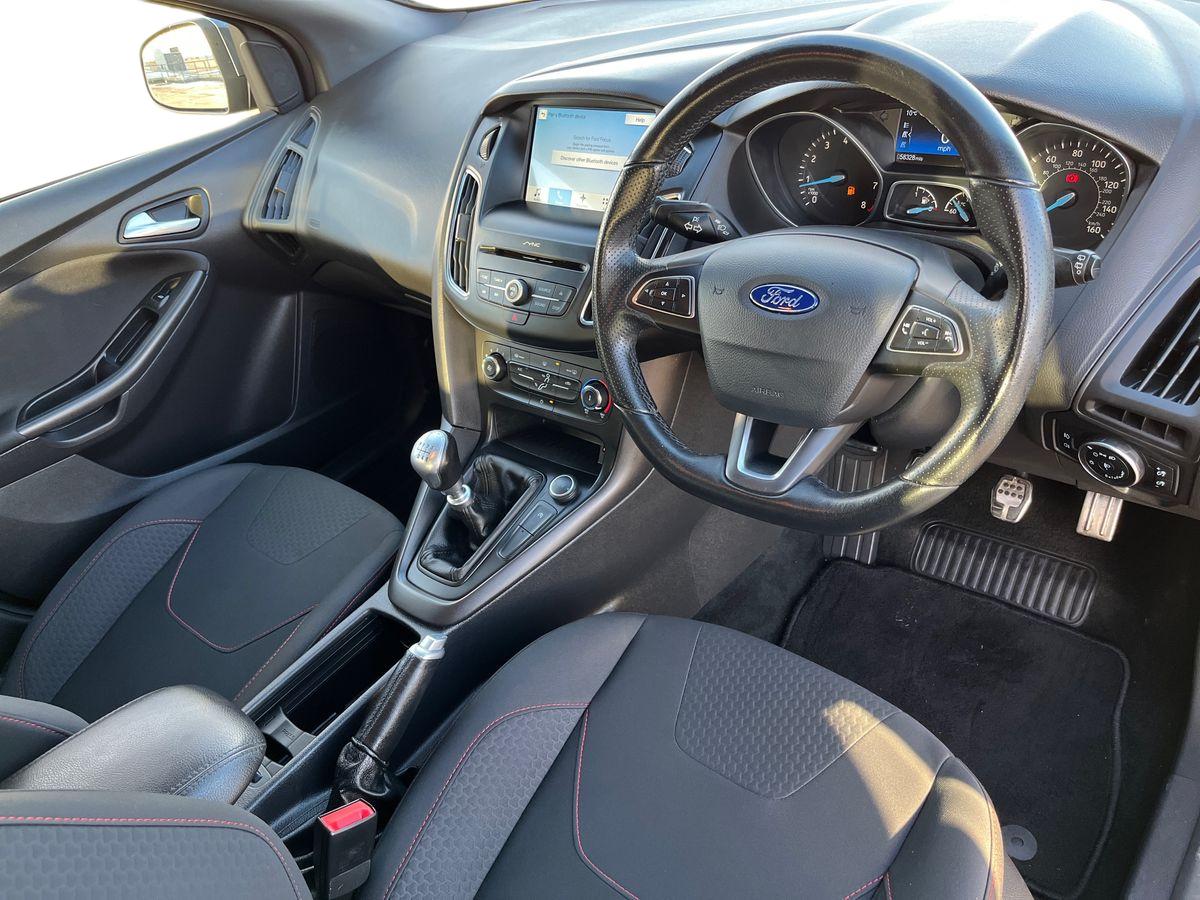 Used Ford Focus 2017 for sale - 76875943: Photo 5