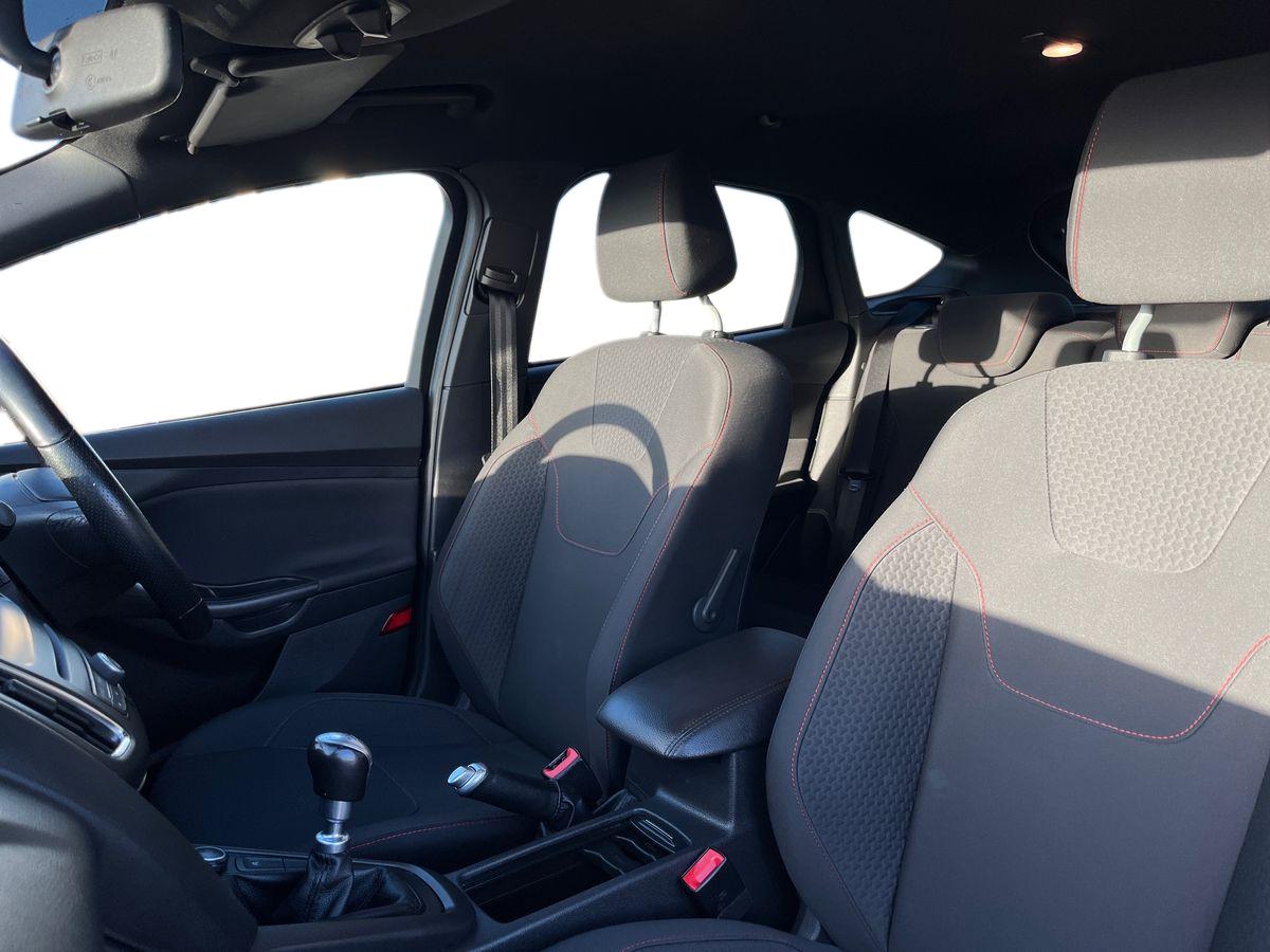 Used Ford Focus 2017 for sale - 76875943: Photo 9