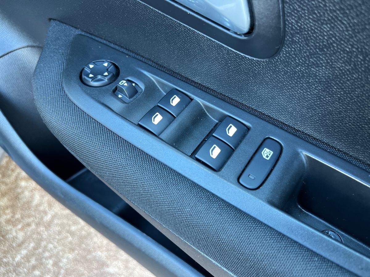 Used Peugeot 208 2021 for sale - 76476235: Photo 24